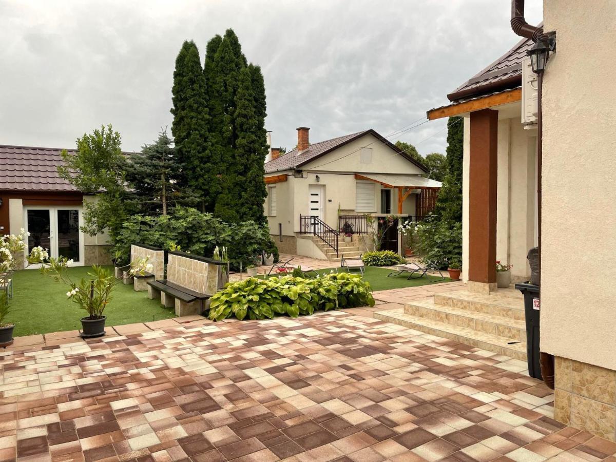 Adam Apartman Хайдусобосло Экстерьер фото