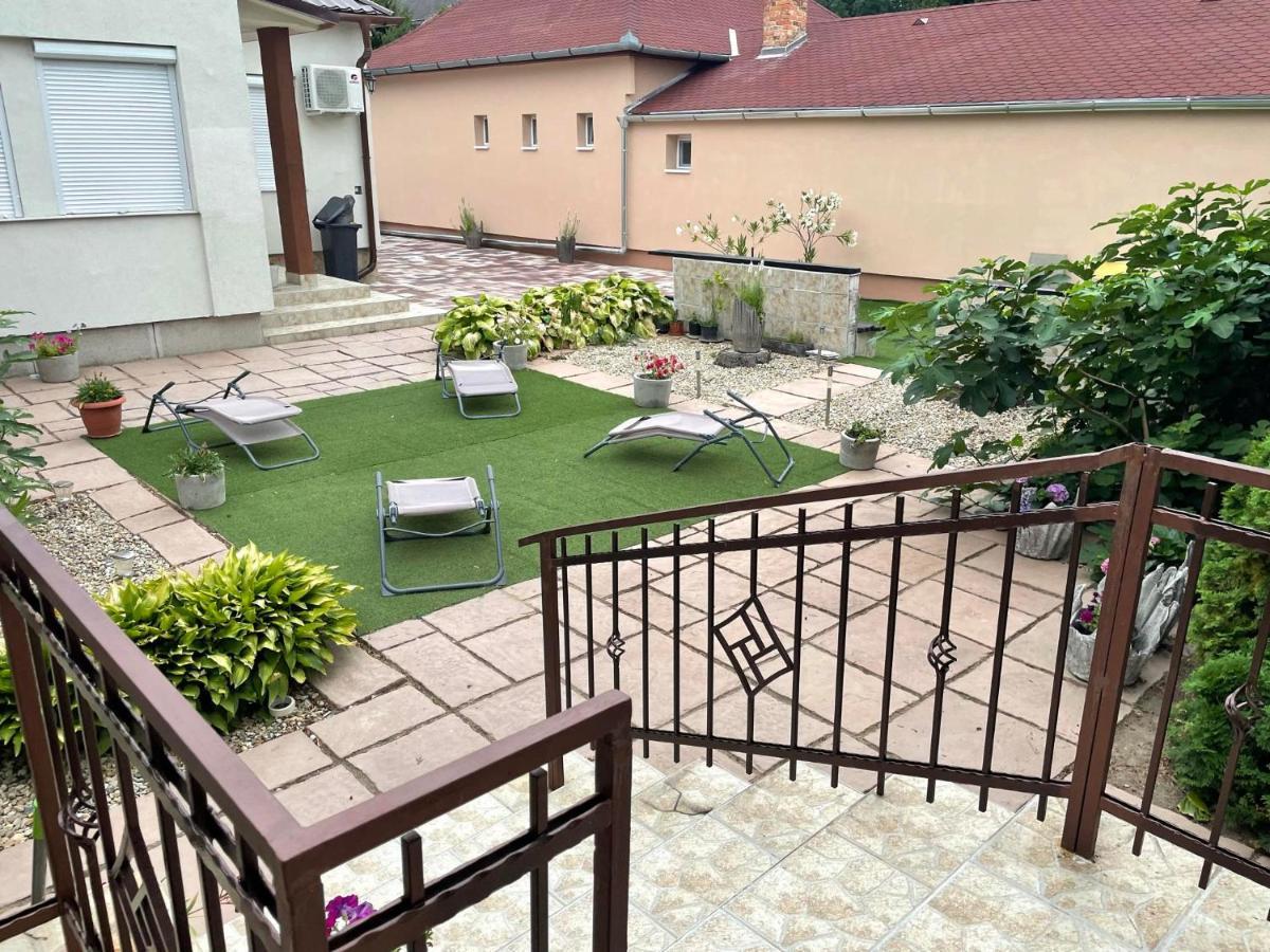 Adam Apartman Хайдусобосло Экстерьер фото